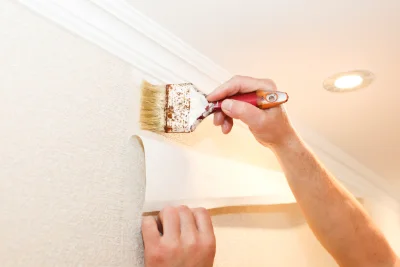 Pose de papier peint à Vergezac — revêtements muraux et toiles de verre